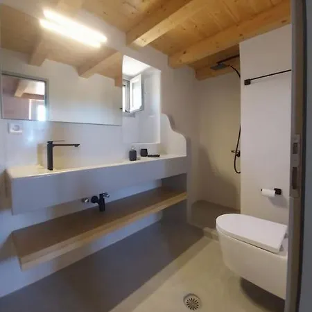 Villa Traditional House In Kalamos Spilies