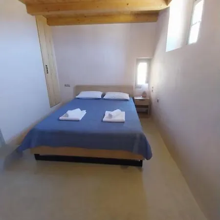 Villa Traditional House In Kalamos Spilies