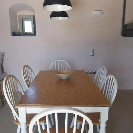 Traditional House In Kalamos *