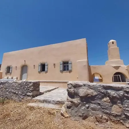 Traditional House In Kalamos
