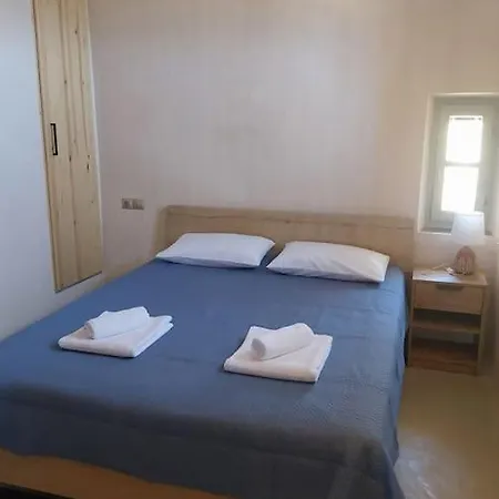 Vila Traditional House In Kalamos
