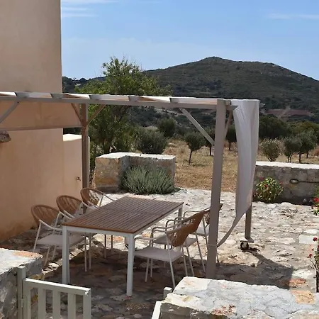 Villa Traditional House In Kalamos Spilies