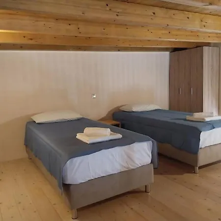 Traditional House In Kalamos * Spilies