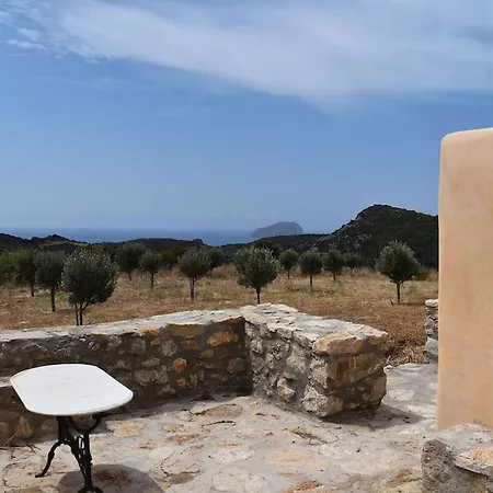 Traditional House In Kalamos