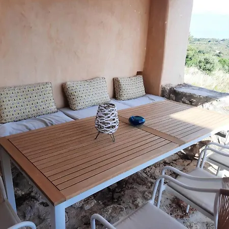 Villa Traditional House In Kalamos Spilies