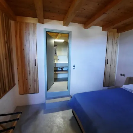 Traditional House In Kalamos * Spilies