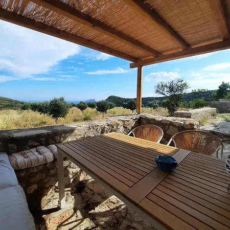 Villa Traditional House In Kalamos *