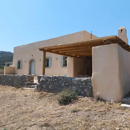 Traditional House In Kalamos * Spilies