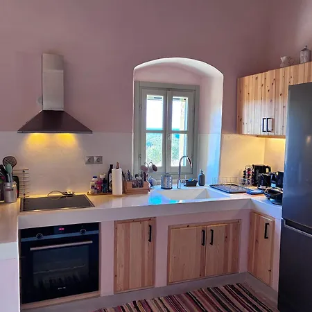 Villa Traditional House In Kalamos Spilies