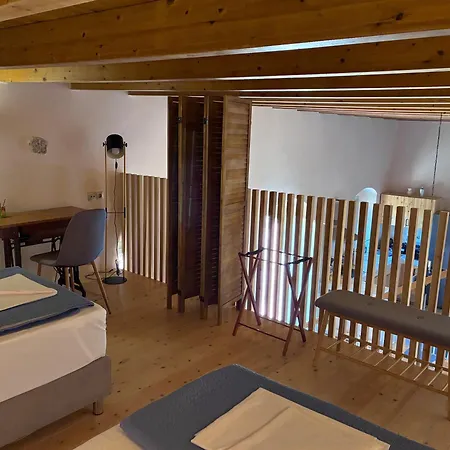 Traditional House In Kalamos * Spilies