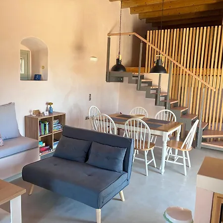 Traditional House In Kalamos Spilies