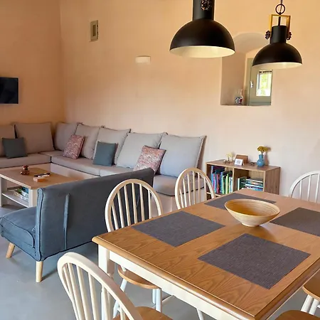 Villa Traditional House In Kalamos Spilies