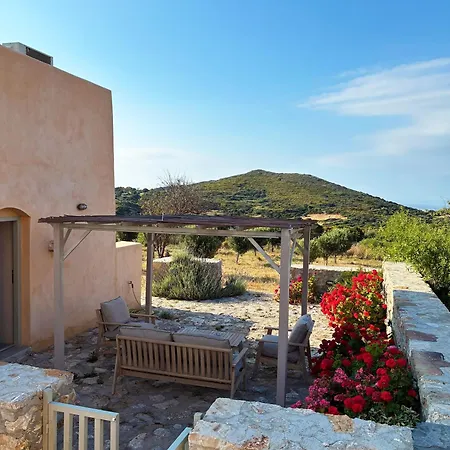 Villa Traditional House In Kalamos