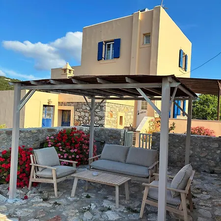 Traditional House In Kalamos * Spilies