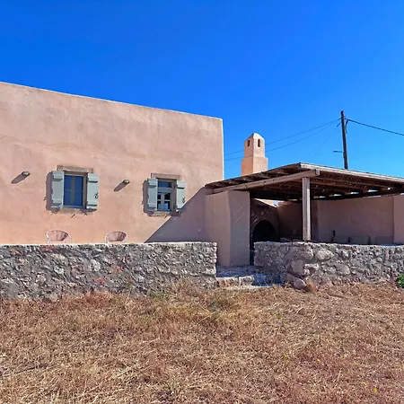 Traditional House In Kalamos