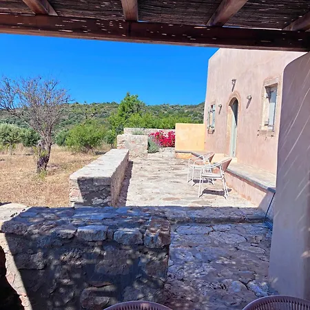 Traditional House In Kalamos