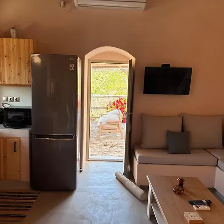 Traditional House In Kalamos *