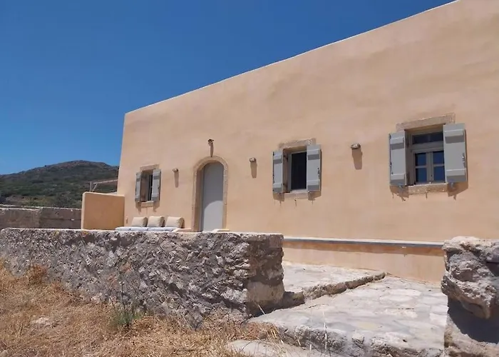 Traditional House In Kalamos