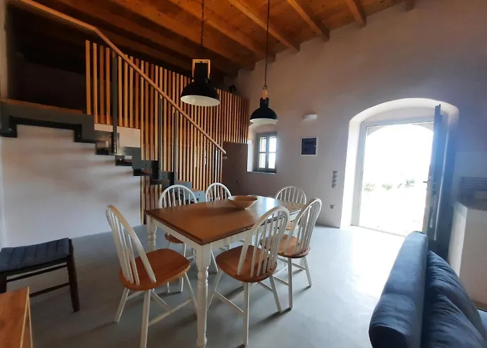 Traditional House In Kalamos *