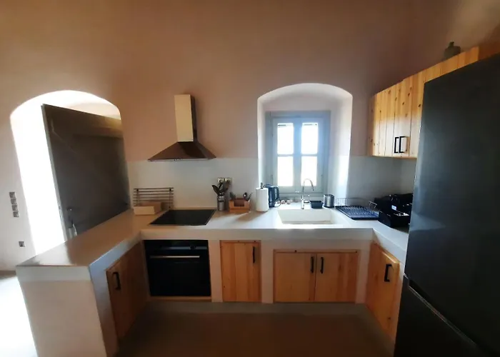 Traditional House In Kalamos Spilies