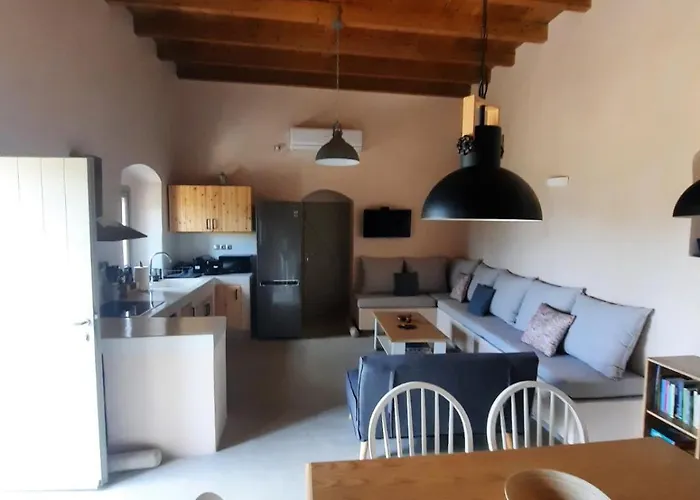 Traditional House In Kalamos