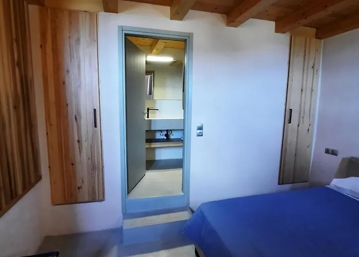 Traditional House In Kalamos * Spilies