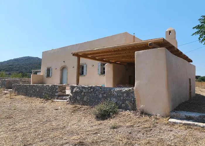 Traditional House In Kalamos * Spilies